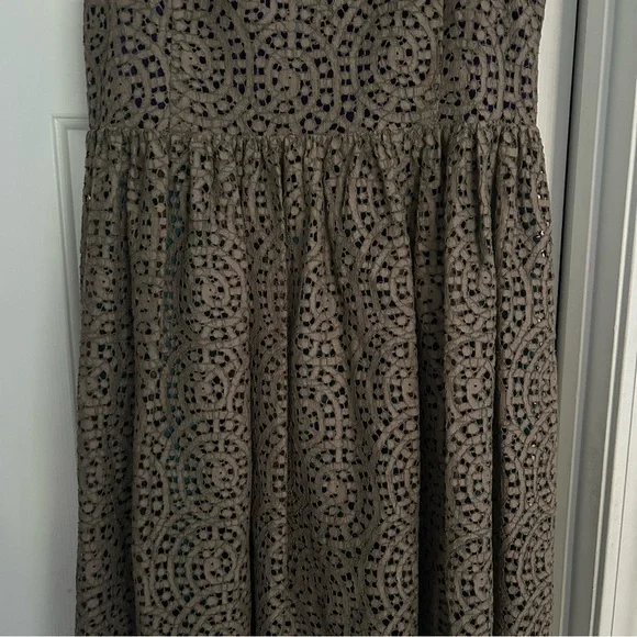 NEW Peter Cohen Elegant Eyelet Lace Sleeveless Dress - Olive Green 100% cotton - Picture 5 of 14